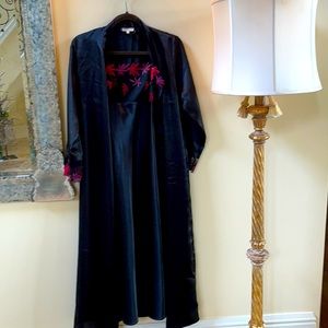 2 PCs lounge luxe French night gown w/ robe